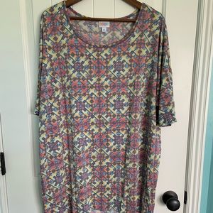 LuLaRoe Irma High Low Tee Geometric